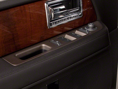 2012 Lincoln Navigator Base
