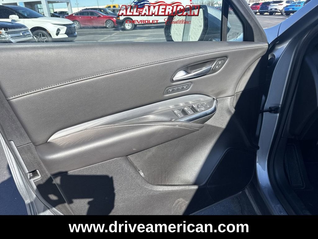 2025 Cadillac XT4 Premium Luxury