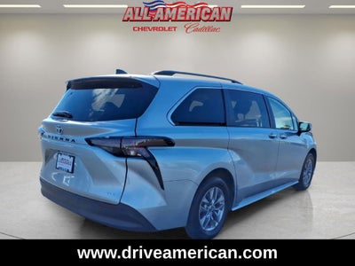 2025 Toyota Sienna XLE
