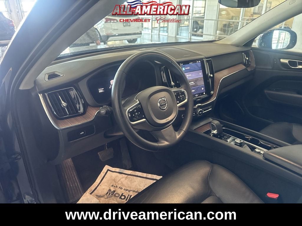 2024 Volvo XC60 Plus Dark Theme