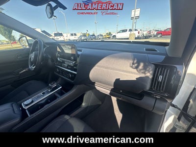 2024 Nissan Pathfinder SV