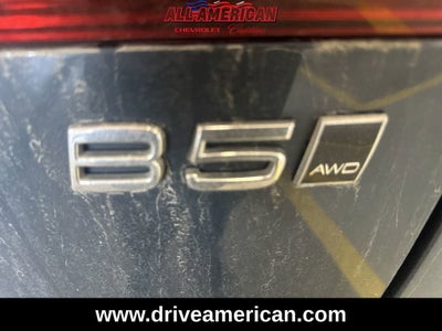 2024 Volvo XC60 Plus Dark Theme