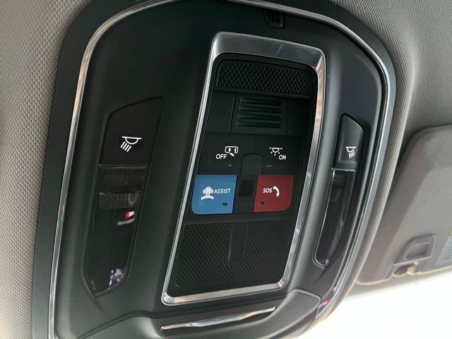 2023 Jeep Grand Cherokee Laredo 4x4