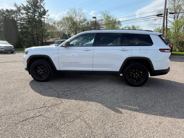 2023 Jeep Grand Cherokee L Laredo 4x4