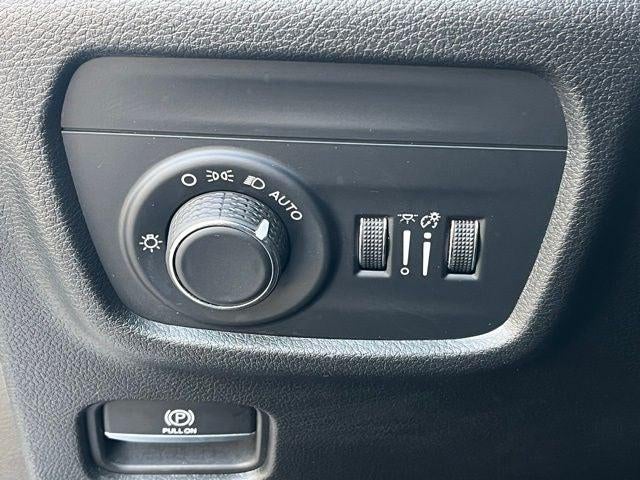 2023 Jeep Grand Cherokee L Laredo 4x4