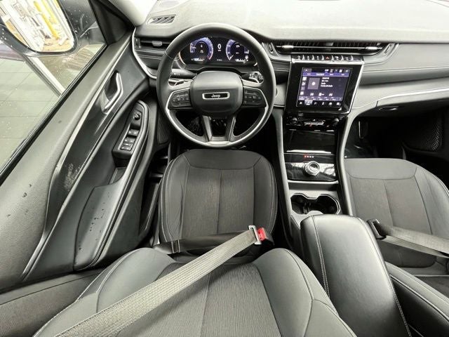 2023 Jeep Grand Cherokee L Laredo 4x4