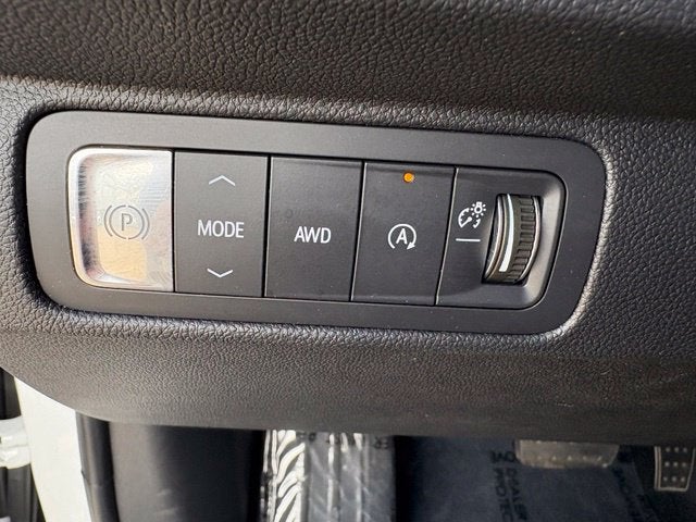 2025 Chevrolet Traverse AWD LT
