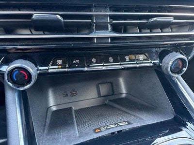 2025 Chevrolet Traverse AWD LT
