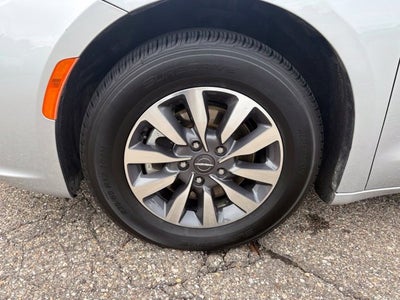 2024 Chrysler Pacifica Hybrid Select