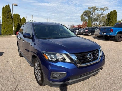 2019 Nissan Pathfinder S