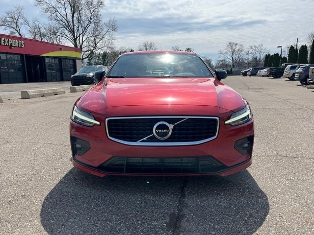 2019 Volvo S60 T6 R-Design