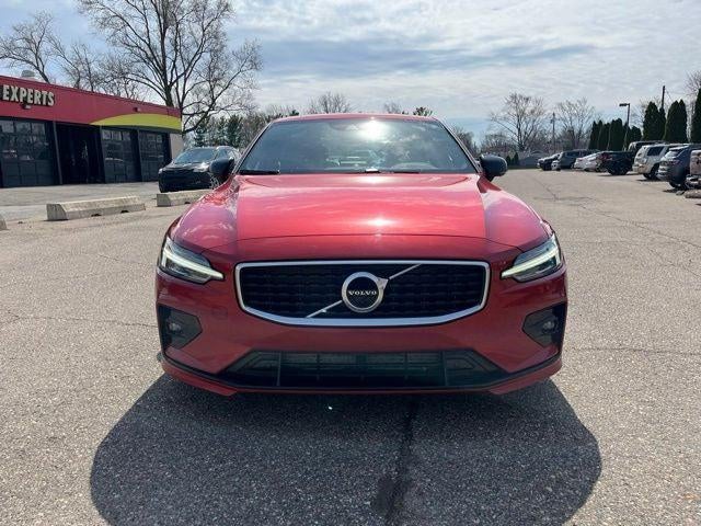 2019 Volvo S60 T6 R-Design