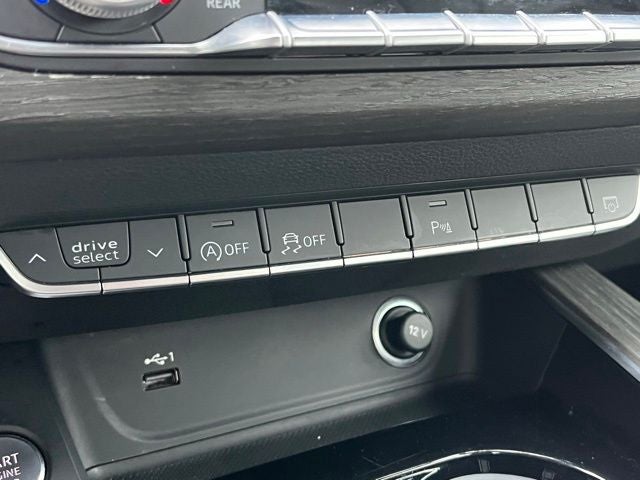 2023 Audi A4 Premium Plus 45 TFSI S line quattro S tronic