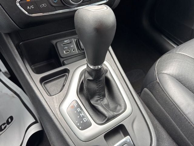 2017 Jeep Cherokee Overland