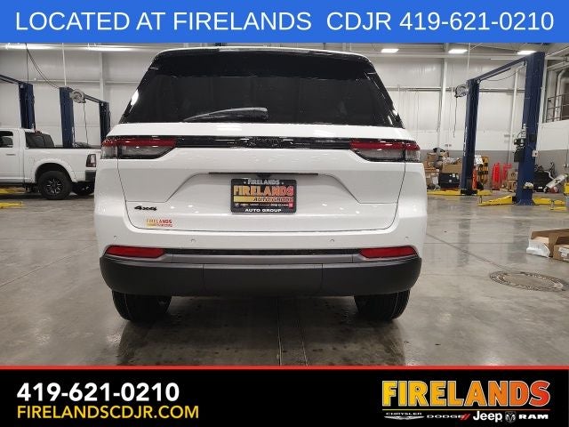 2026 Jeep Grand Cherokee Laredo
