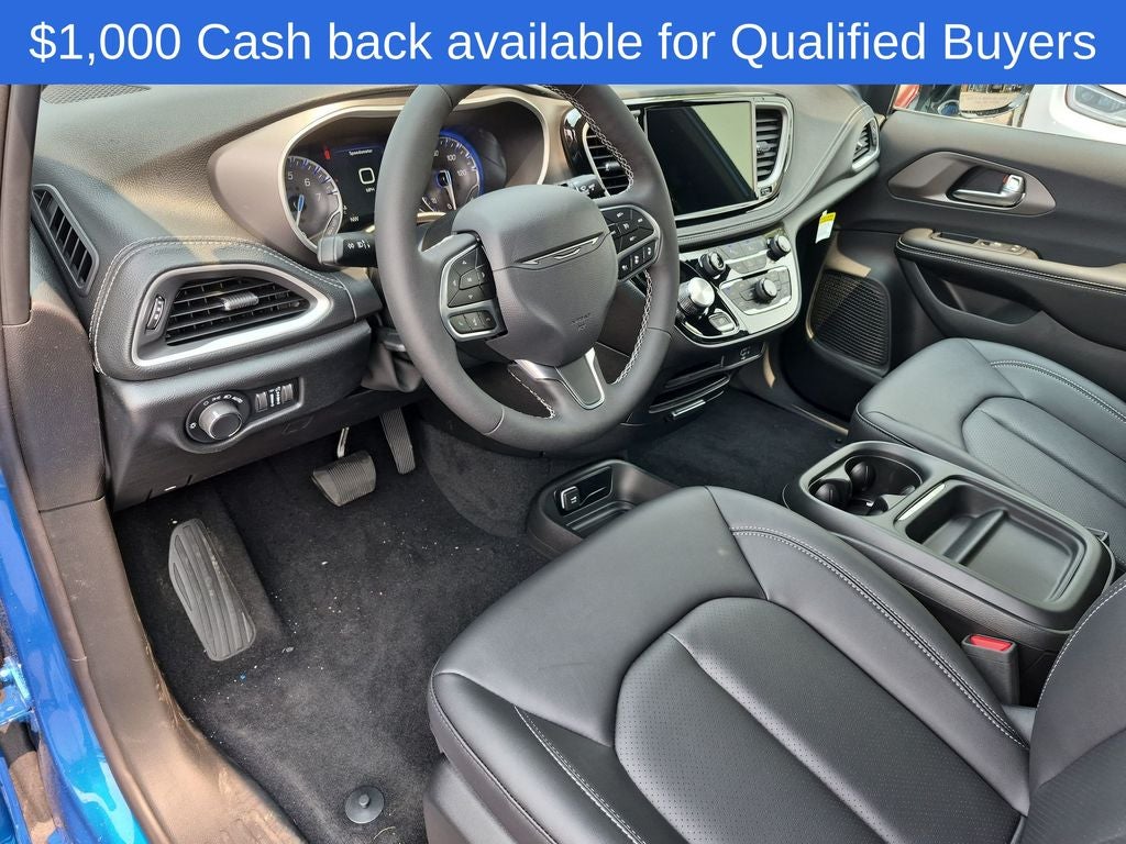 2027 Chrysler Pacifica Select