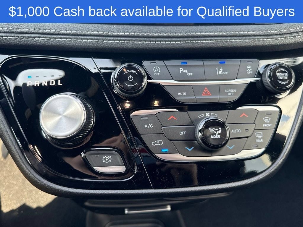 2027 Chrysler Pacifica Select