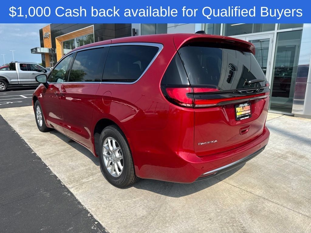 2027 Chrysler Pacifica Select