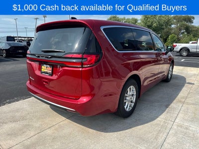 2027 Chrysler Pacifica Select
