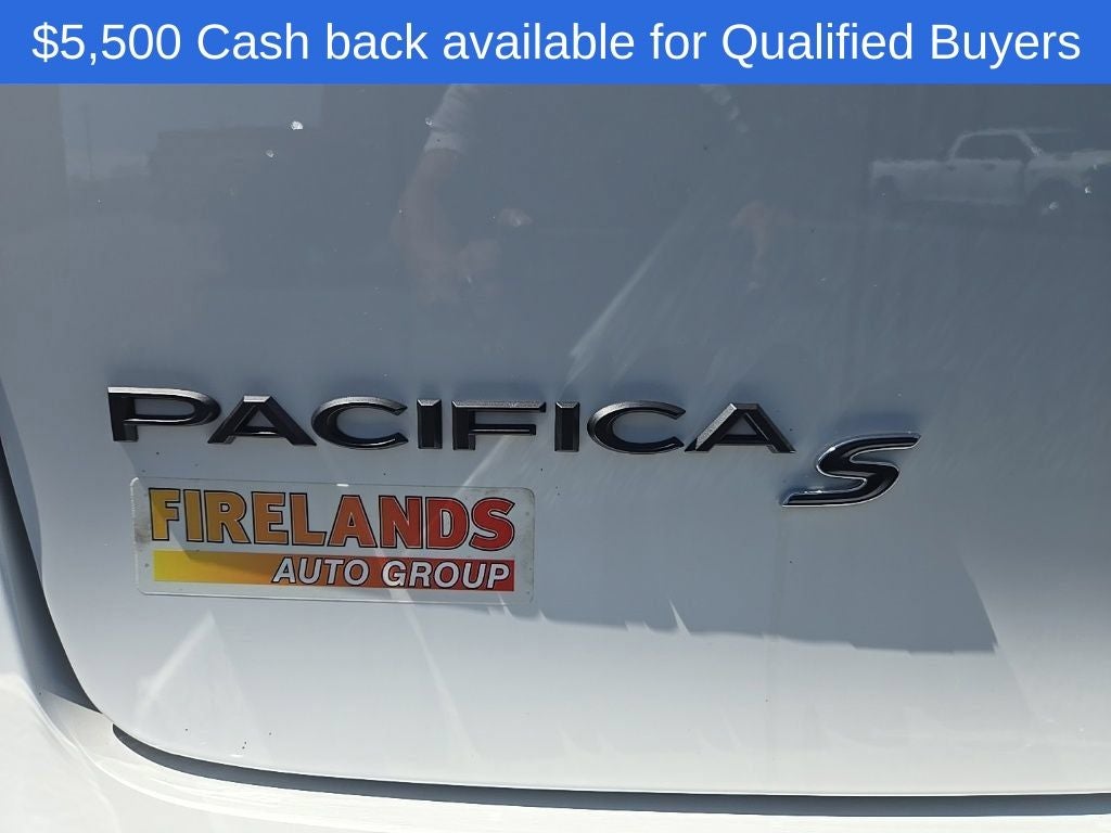 2026 Chrysler Pacifica Select