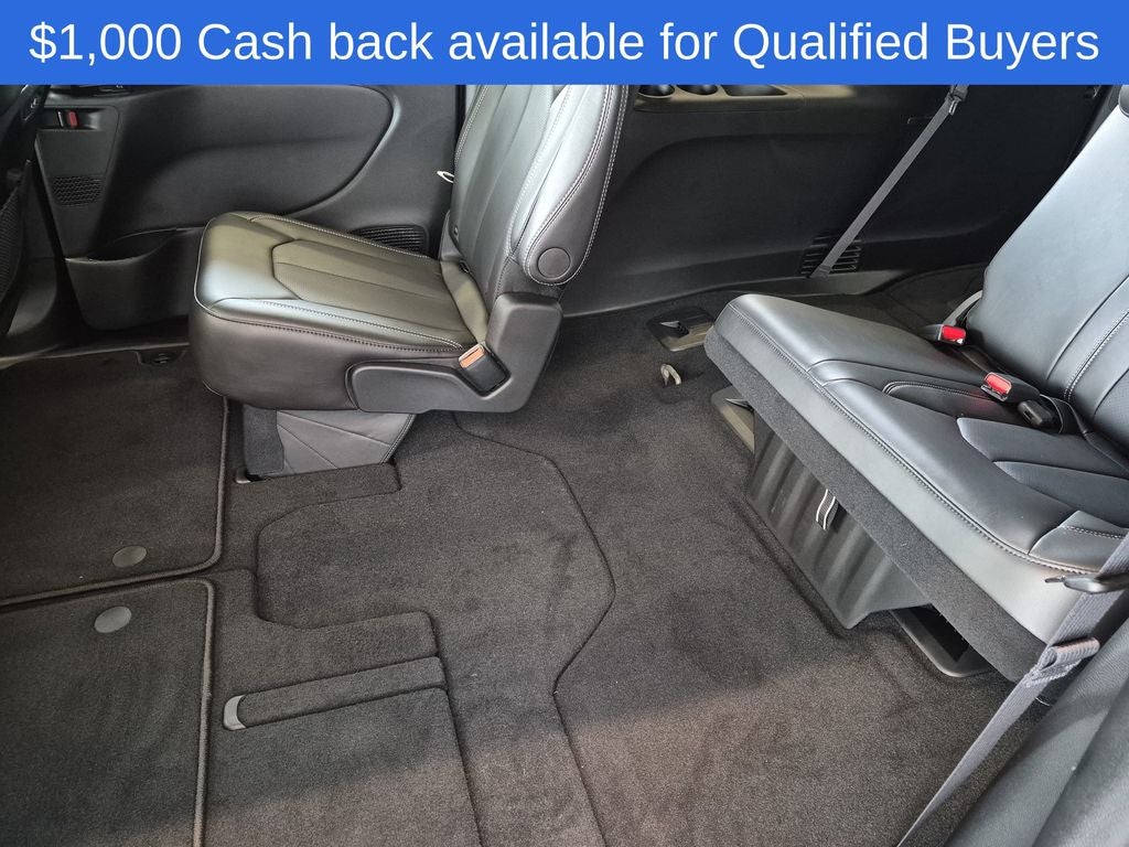 2027 Chrysler Pacifica Select