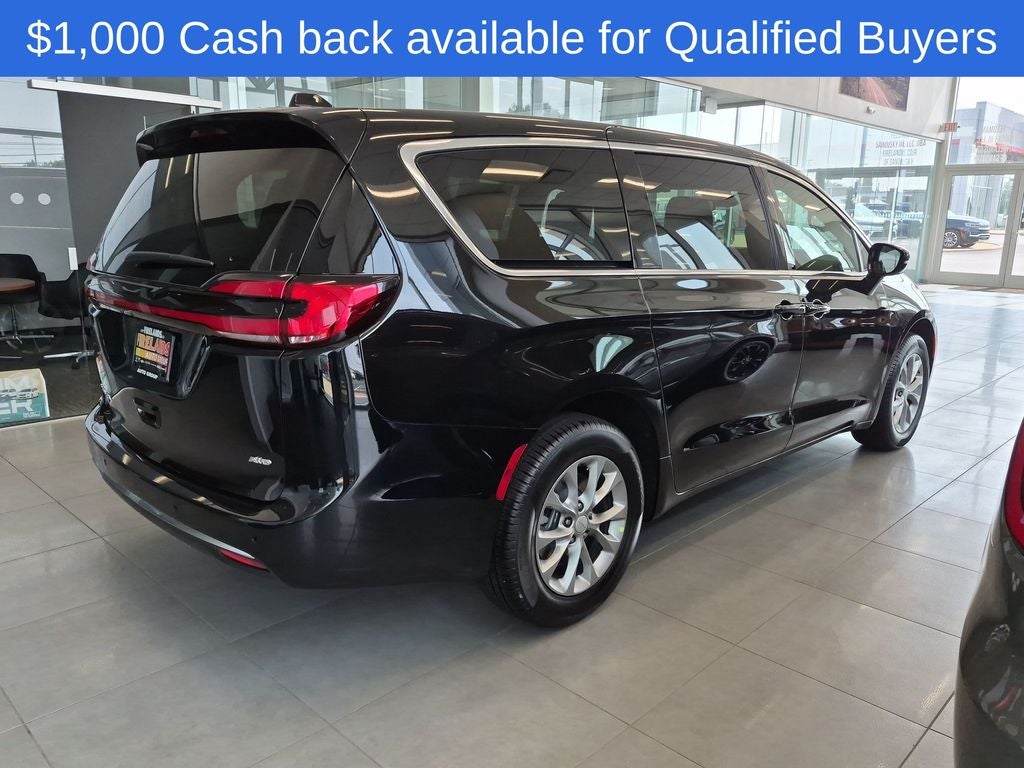 2027 Chrysler Pacifica Select