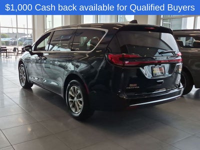 2027 Chrysler Pacifica Select