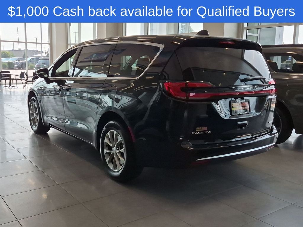 2027 Chrysler Pacifica Select