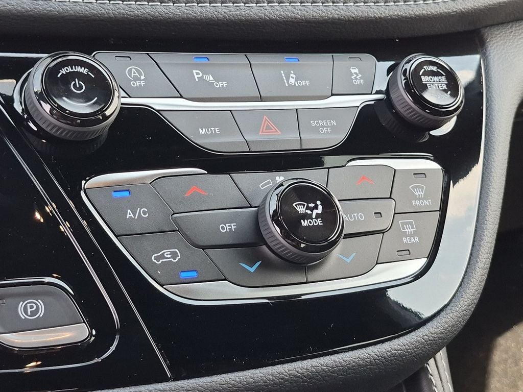 2027 Chrysler Pacifica Limited