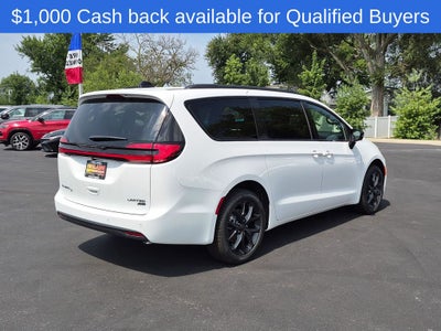 2027 Chrysler Pacifica Limited
