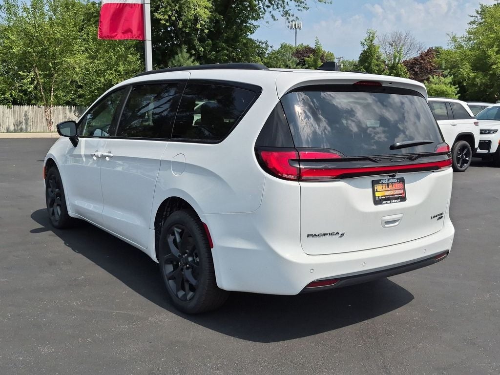 2027 Chrysler Pacifica Limited