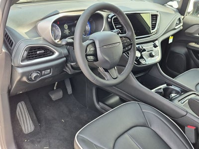 2027 Chrysler Pacifica Limited
