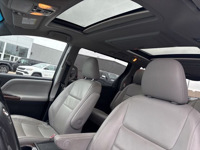 2017 Toyota Sienna Limited Premium 7 Passenger