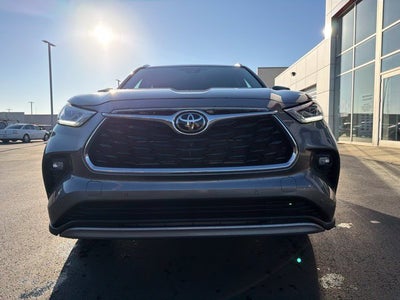 2026 Toyota Highlander Hybrid Platinum