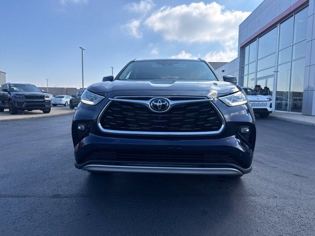 2025 Toyota Highlander Hybrid Platinum
