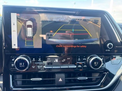 2025 Toyota Highlander Hybrid Platinum