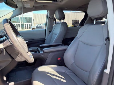 2023 Toyota Sienna XLE 8 Passenger