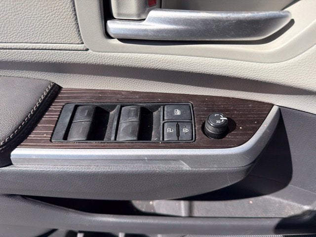 2023 Toyota Sienna XLE 8 Passenger