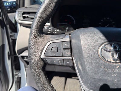 2023 Toyota Sienna XLE 8 Passenger