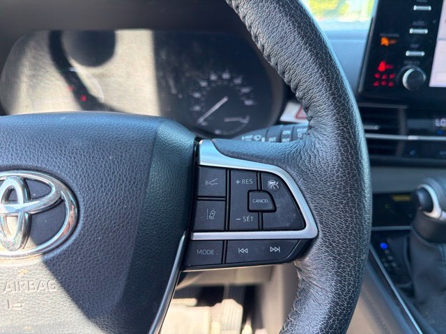 2023 Toyota Sienna XLE 8 Passenger