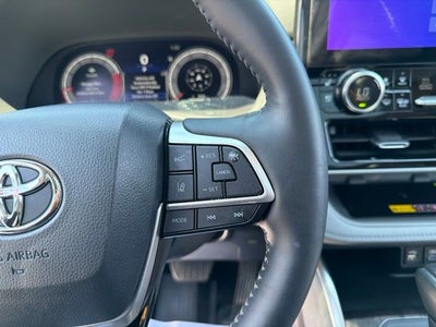 2025 Toyota Highlander Platinum