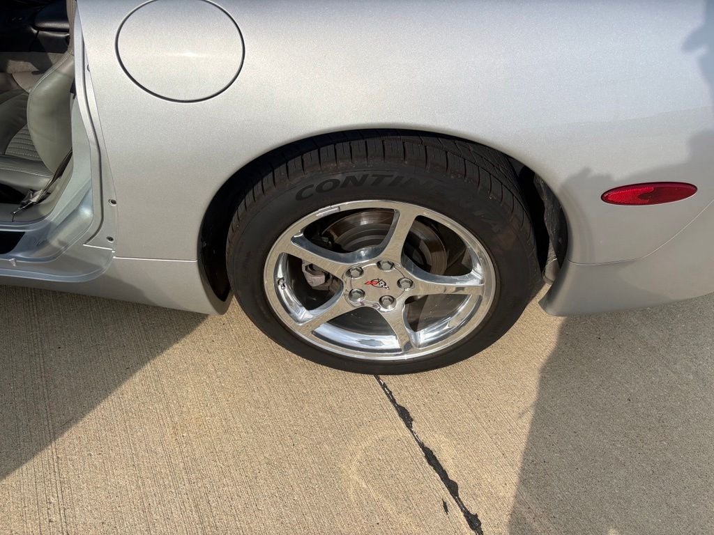 2001 Chevrolet Corvette Base