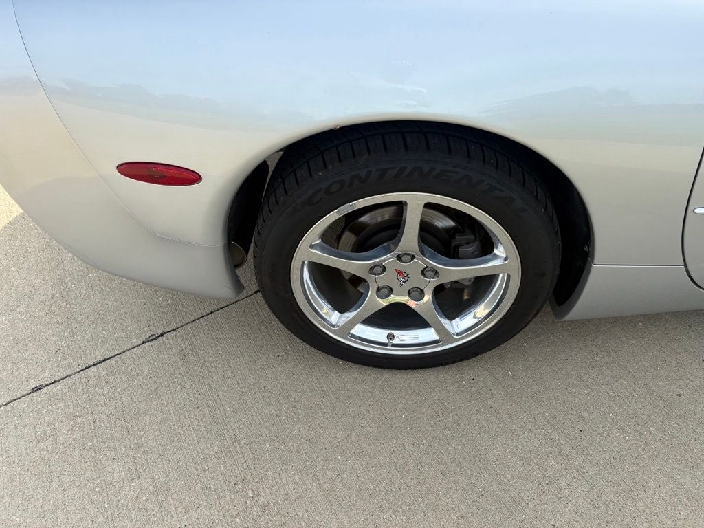 2001 Chevrolet Corvette Base