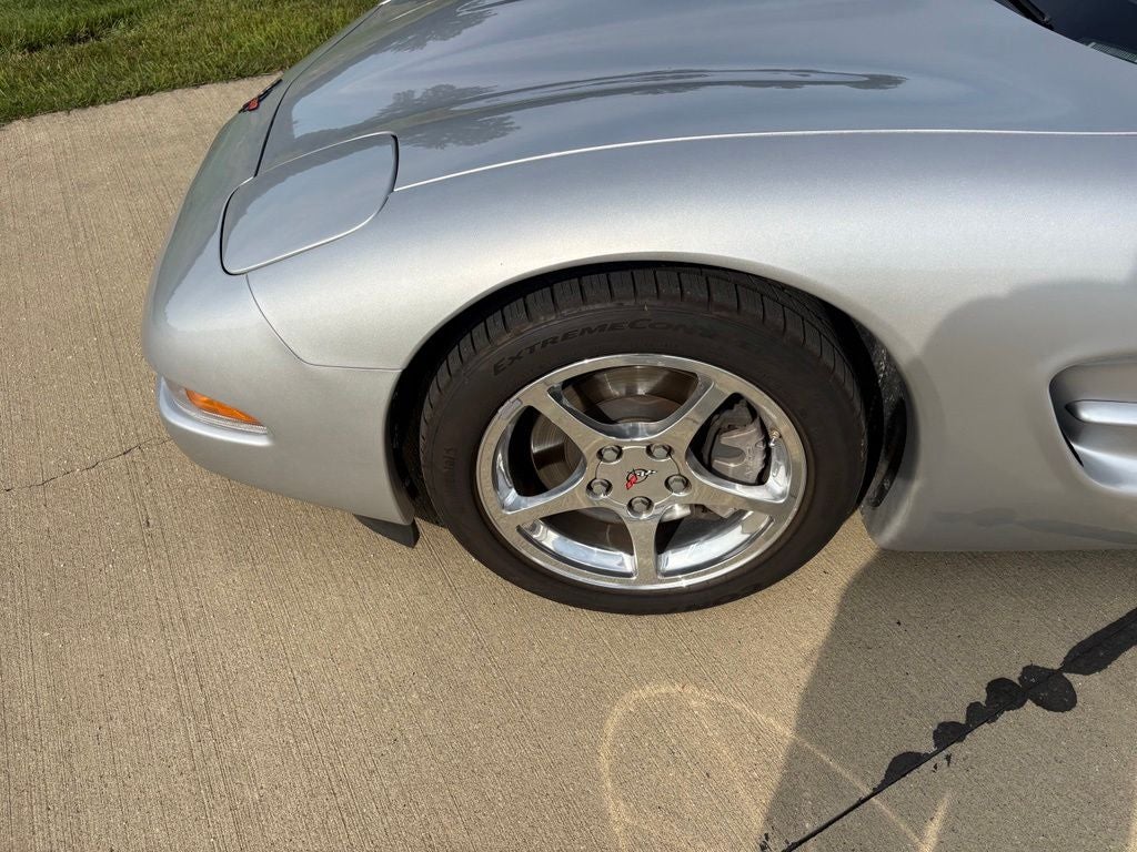 2001 Chevrolet Corvette Base