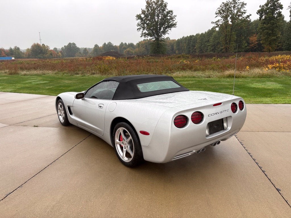2003 Chevrolet Corvette Base