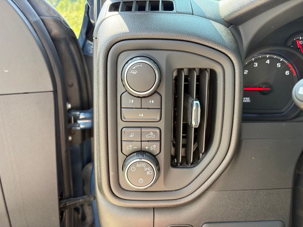 2024 Chevrolet Silverado 2500HD Custom
