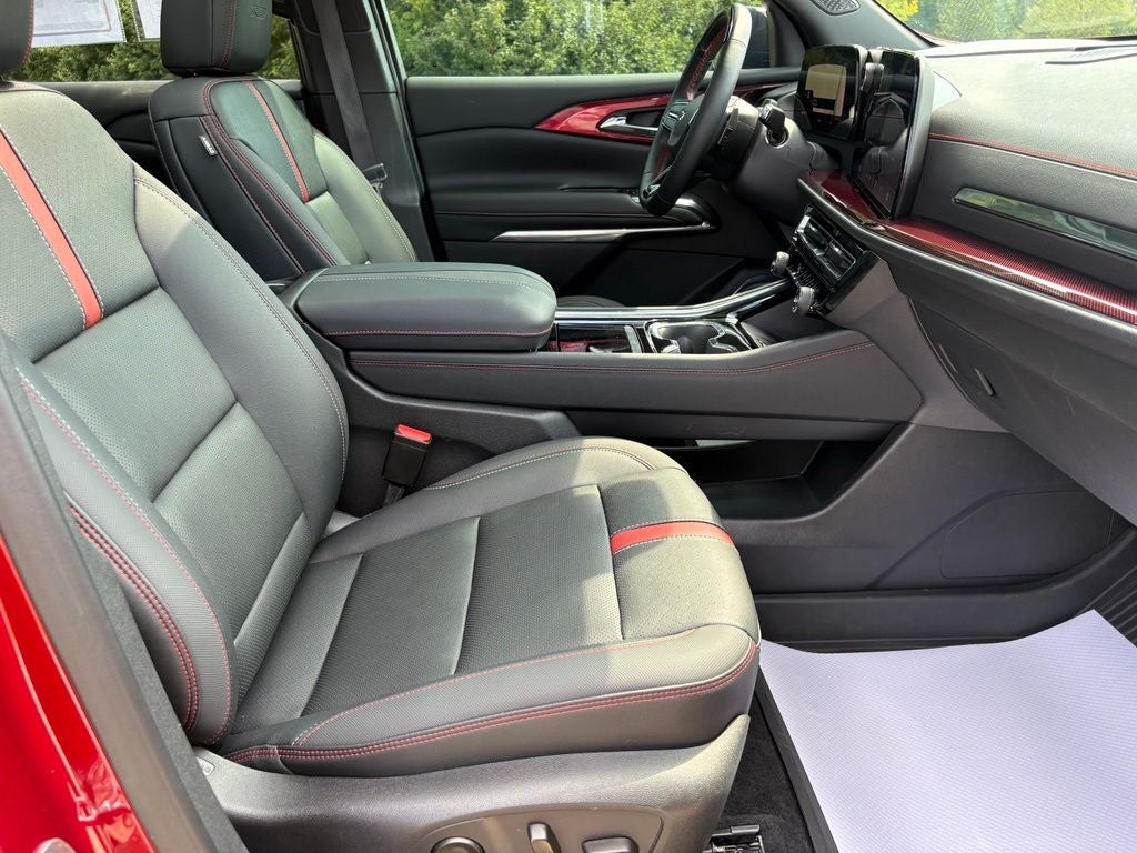 2025 Chevrolet Traverse RS