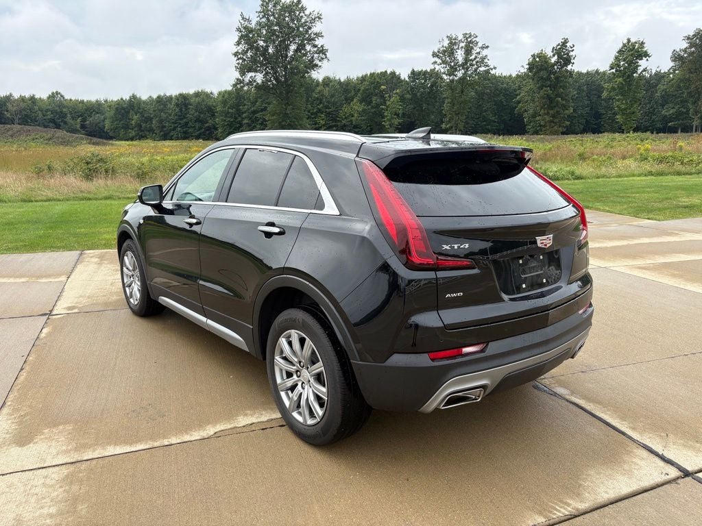2023 Cadillac XT4 Premium Luxury