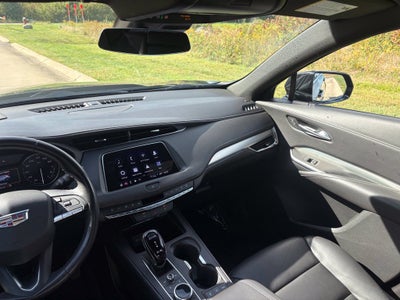 2023 Cadillac XT4 Premium Luxury