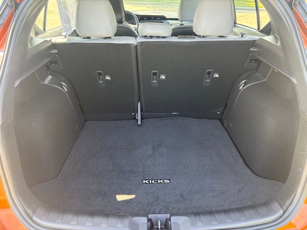 2023 Nissan Kicks SR